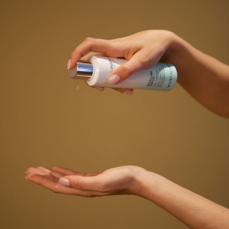 Мицеларна вода с почистваща хиалуронова киселина за лице, очи и устни (200ml.)